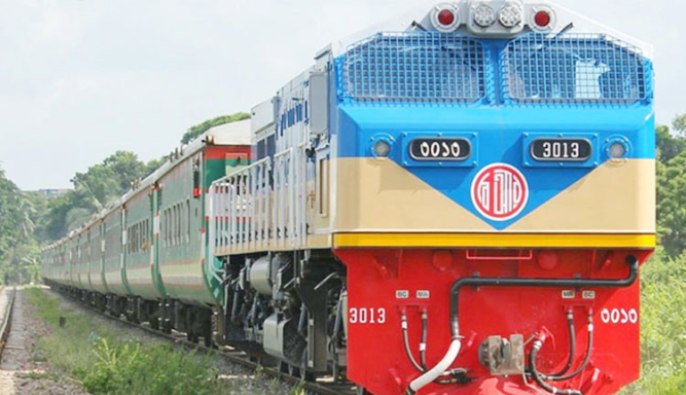 উদয়ন এক্সপ্রেসে তরুণীকে ধর্ষণ, ৩ রেল কর্মচারী গ্রেফতার