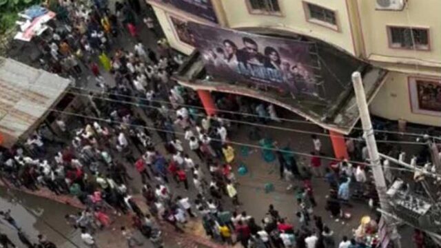 ময়মনসিংহে ‘তাণ্ডব’ কালে কারিগরি ত্রুটি, ছায়াবাণী হলে ভাঙচুর-লুট