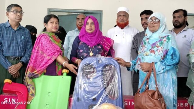 নরসিংদীতে চরাঞ্চলে শিক্ষার মানোন্নয়নে শিক্ষা সামগ্রী বিতরণ 